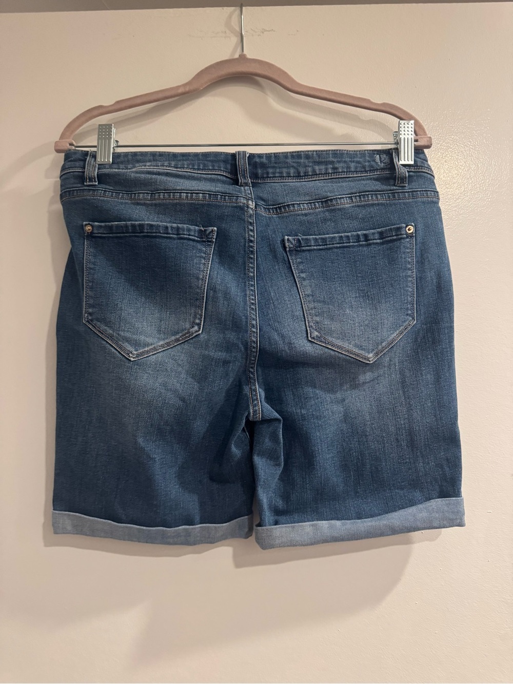 Kensie Mid Blue Rolled Hem Bermuda Denim Shorts Size 10/30 Casual Stretch - Picture 7 of 8